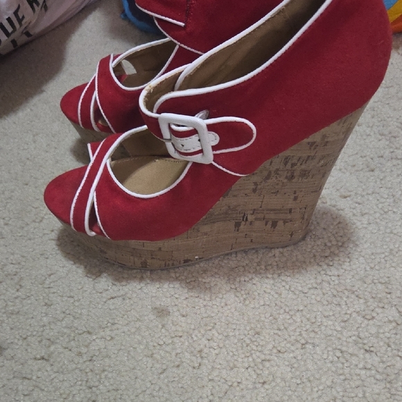 Shoe Dazzle Red and White Heels - Picture 3 of 5